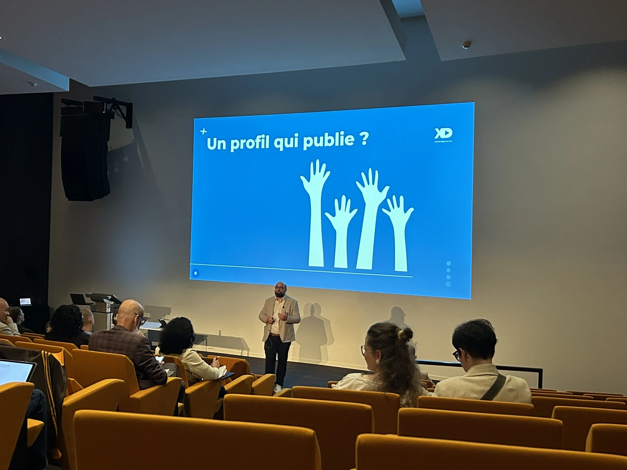 Xavier Degraux, qui présente "Établir une stratégie efficace et être visible sur LinkedIn en 2026"